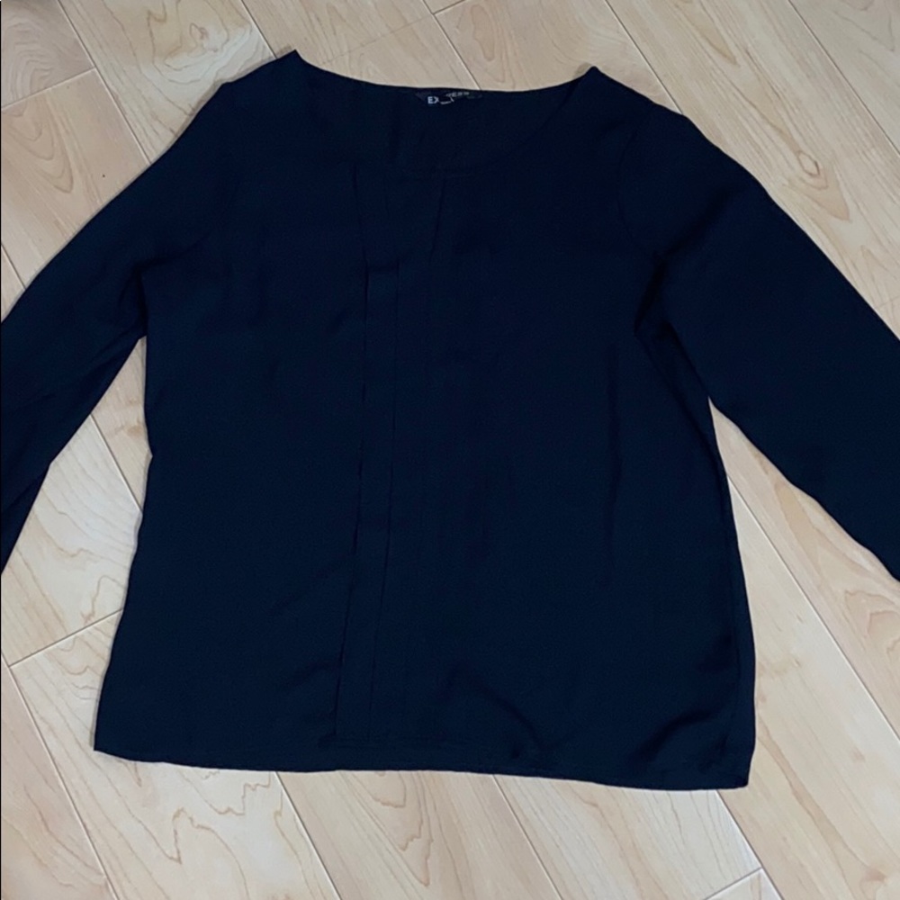Keyhole black express blouse